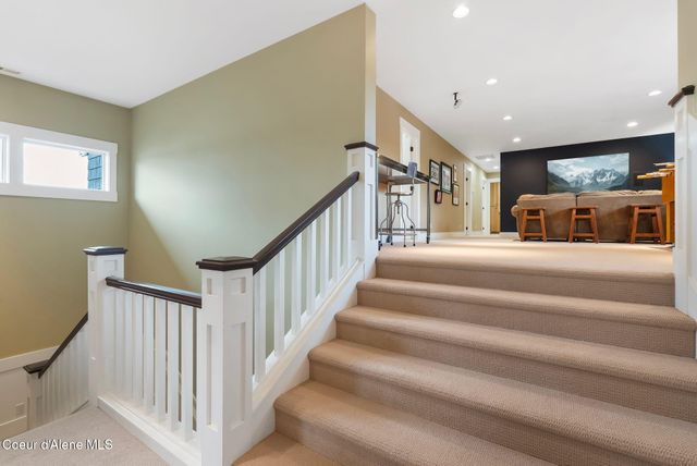 1515 Northshore Dr, Sandpoint, ID 83864