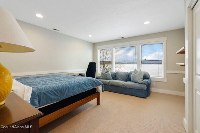 1515 Northshore Dr, Sandpoint, ID 83864