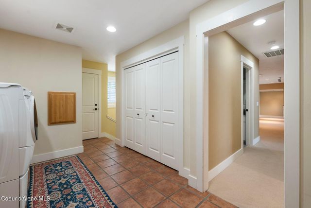 1515 Northshore Dr, Sandpoint, ID 83864