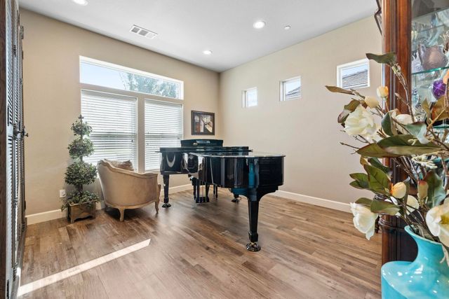 2360 W Bel Aire Court, Porterville, CA 93257