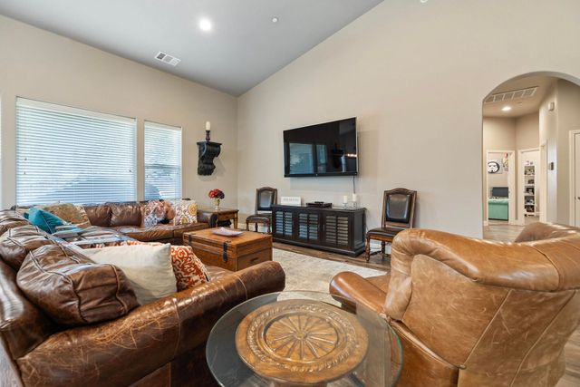 2360 W Bel Aire Court, Porterville, CA 93257