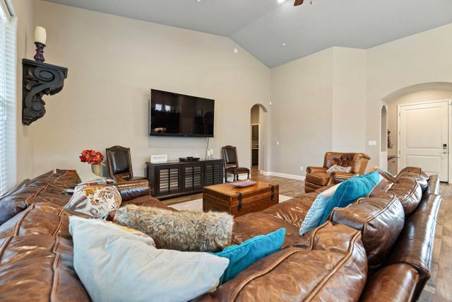 2360 W Bel Aire Court, Porterville, CA 93257