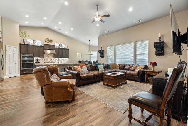 2360 W Bel Aire Court, Porterville, CA 93257