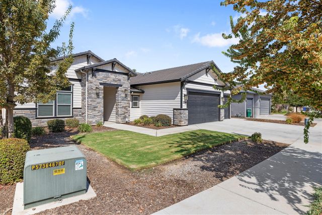 2360 W Bel Aire Court, Porterville, CA 93257