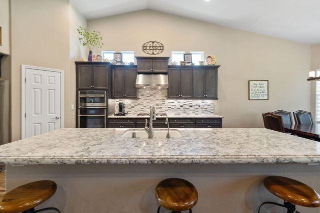 2360 W Bel Aire Court, Porterville, CA 93257