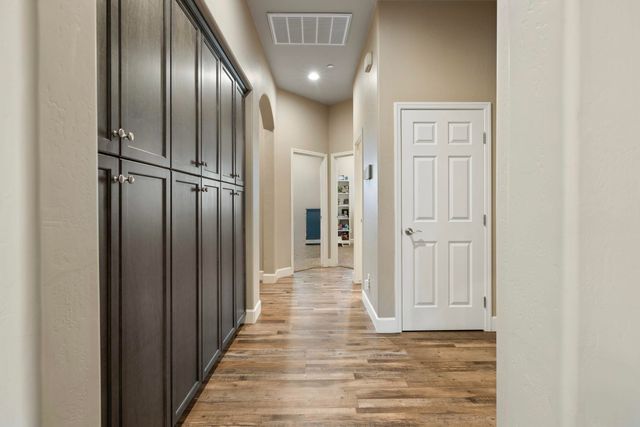 2360 W Bel Aire Court, Porterville, CA 93257