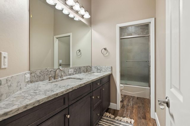 2360 W Bel Aire Court, Porterville, CA 93257