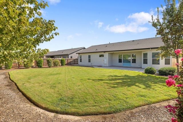 2360 W Bel Aire Court, Porterville, CA 93257
