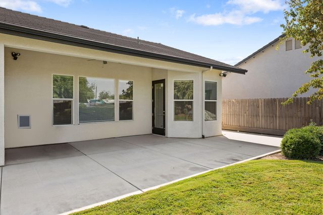2360 W Bel Aire Court, Porterville, CA 93257