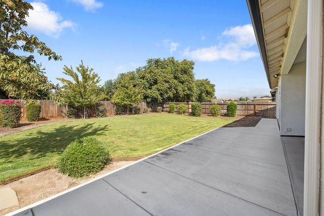 2360 W Bel Aire Court, Porterville, CA 93257