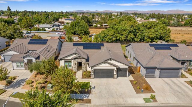 2360 W Bel Aire Court, Porterville, CA 93257