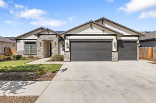 2360 W Bel Aire Court, Porterville, CA 93257