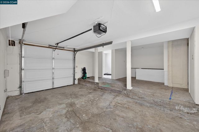 444 Edwards St, Crockett, CA 94525