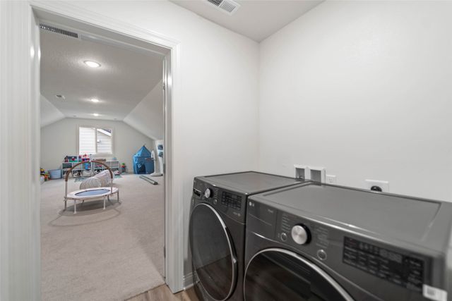 4716 90th Street, Urbandale, IA 50322