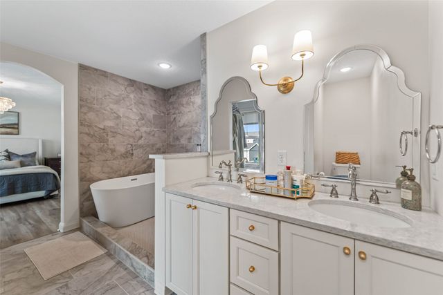 4716 90th Street, Urbandale, IA 50322