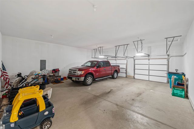 4716 90th Street, Urbandale, IA 50322