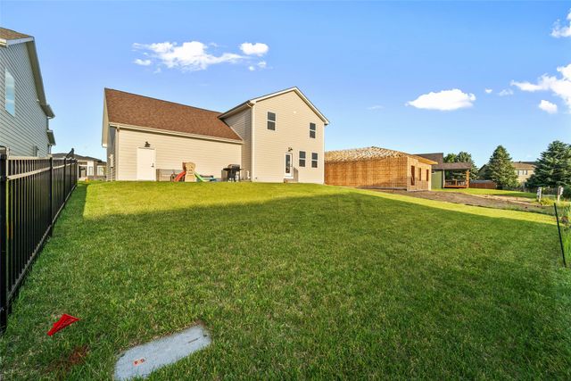 4716 90th Street, Urbandale, IA 50322
