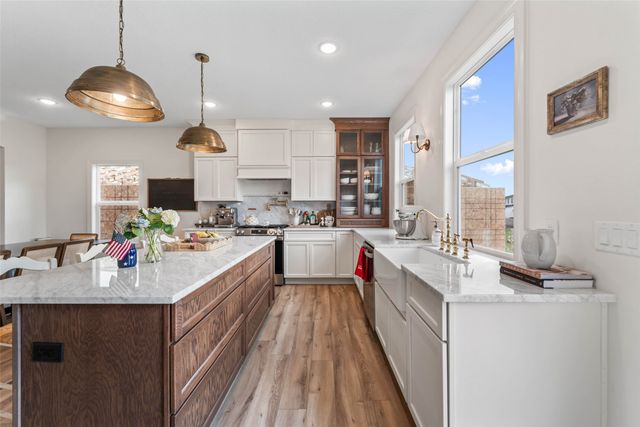 4716 90th Street, Urbandale, IA 50322
