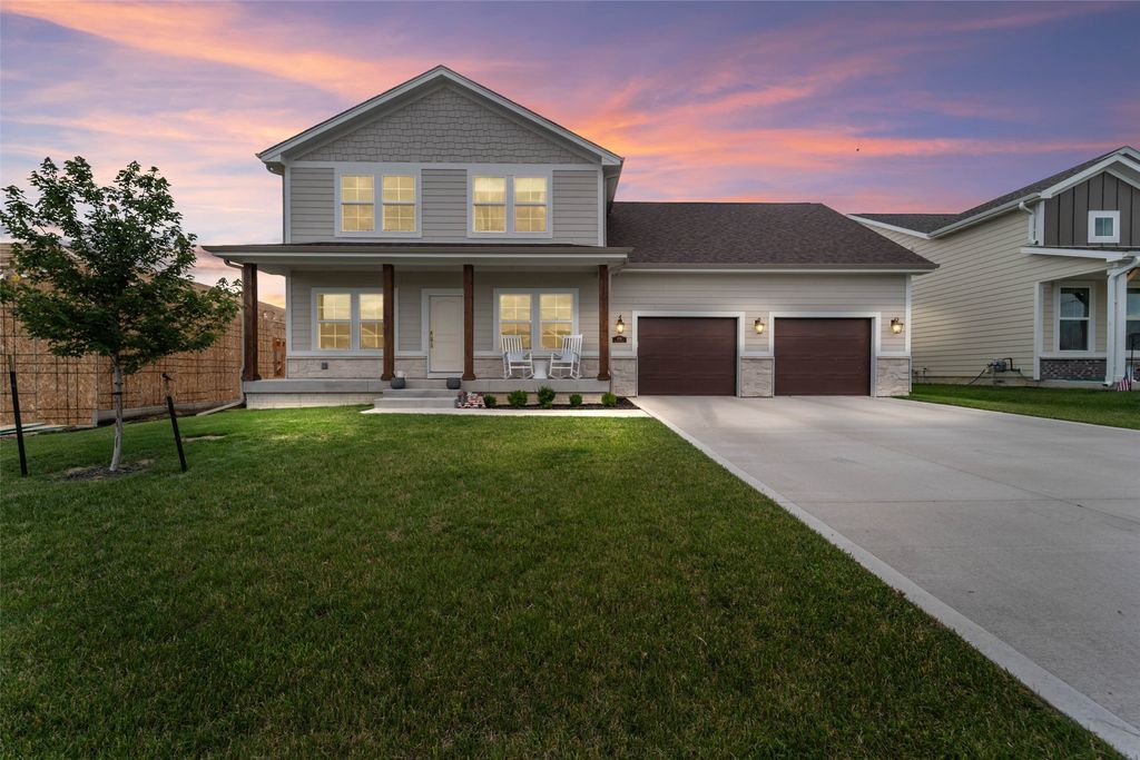 4716 90th Street, Urbandale, IA 50322