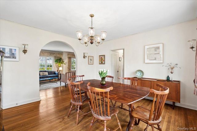 40 Lookout Circle, Larchmont, NY 10538