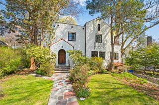 40 Lookout Circle, Larchmont, NY 10538