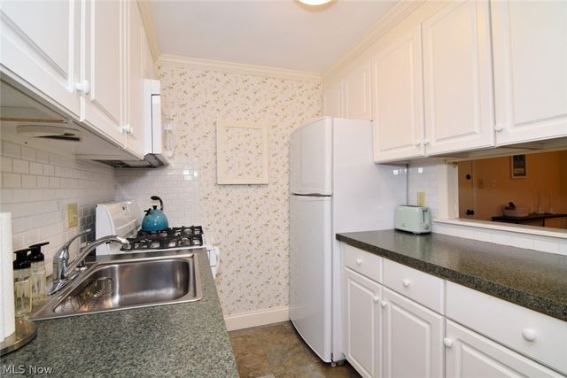 5009 Nob Hill Drive B2, Chagrin Falls, OH 44022