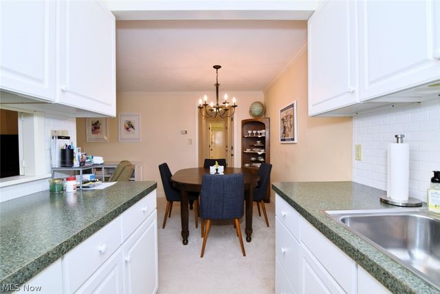 5009 Nob Hill Drive B2, Chagrin Falls, OH 44022