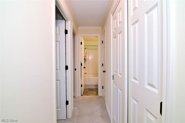 5009 Nob Hill Drive B2, Chagrin Falls, OH 44022