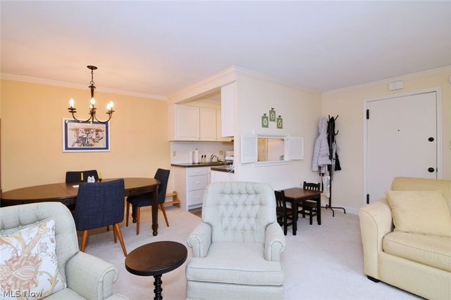 5009 Nob Hill Drive B2, Chagrin Falls, OH 44022