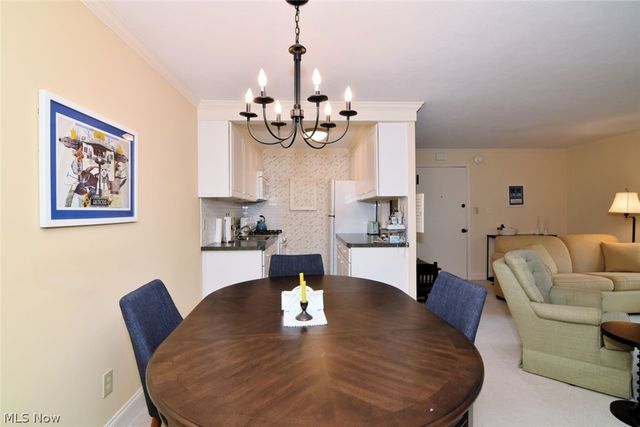 5009 Nob Hill Drive B2, Chagrin Falls, OH 44022