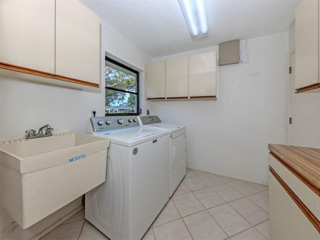 1606 VIKKI COURT, Venice, FL 34293