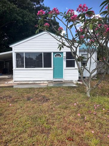2472 NE Pine Avenue, Jensen Beach, FL 34957