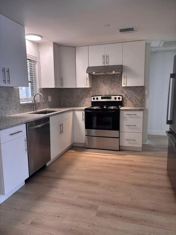 2472 NE Pine Avenue, Jensen Beach, FL 34957