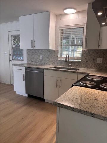 2472 NE Pine Avenue, Jensen Beach, FL 34957