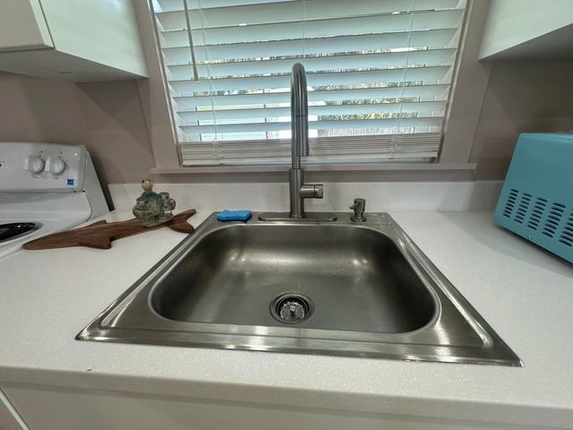 2472 NE Pine Avenue, Jensen Beach, FL 34957