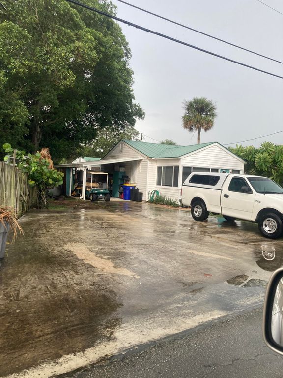 2472 NE Pine Avenue, Jensen Beach, FL 34957