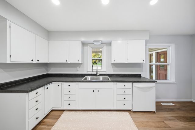 404 Willow Drive, Belvidere, IL 61008