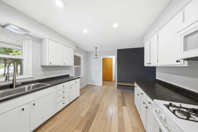 404 Willow Drive, Belvidere, IL 61008