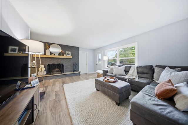 404 Willow Drive, Belvidere, IL 61008