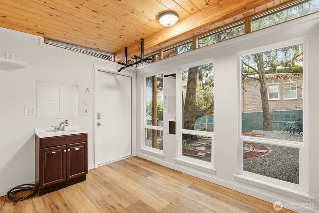 9732 59th Avenue S, Seattle, WA 98118