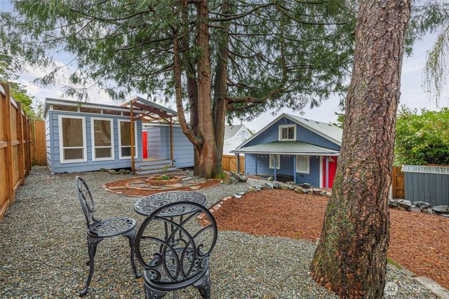 9732 59th Avenue S, Seattle, WA 98118