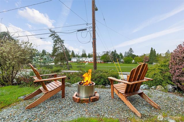 9732 59th Avenue S, Seattle, WA 98118