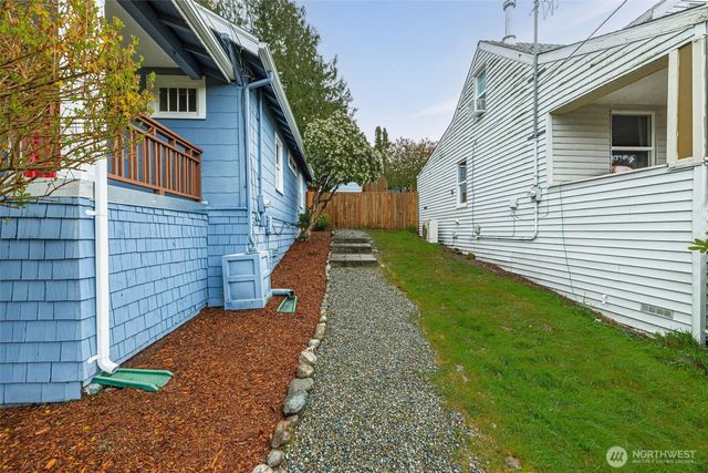 9732 59th Avenue S, Seattle, WA 98118