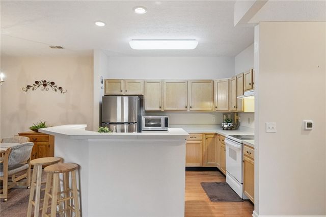 850 Hidden Ridge 101, South Park, PA 15129