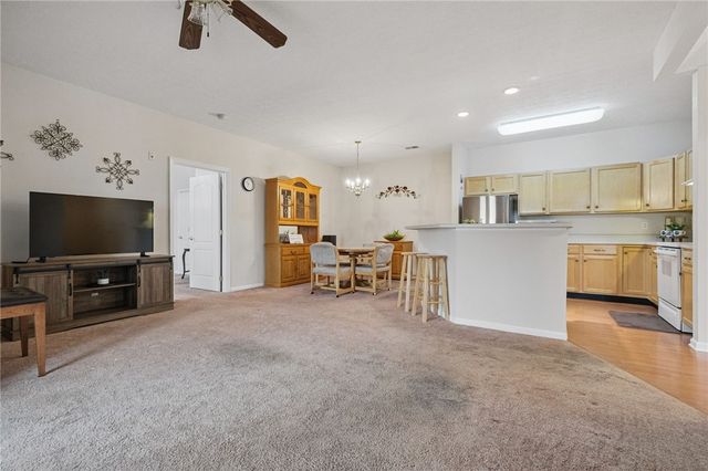 850 Hidden Ridge 101, South Park, PA 15129