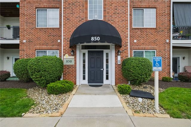 850 Hidden Ridge 101, South Park, PA 15129