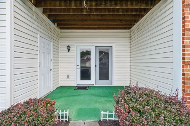 850 Hidden Ridge 101, South Park, PA 15129