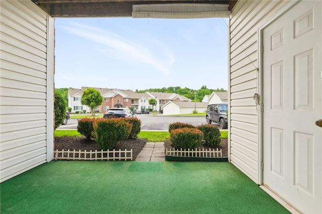 850 Hidden Ridge 101, South Park, PA 15129