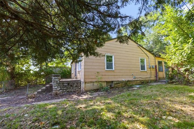 1134 Merriam Lane, Kansas City, KS 66103