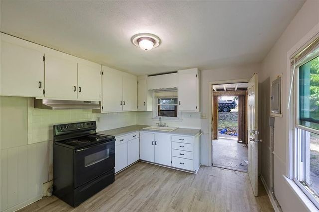 1134 Merriam Lane, Kansas City, KS 66103